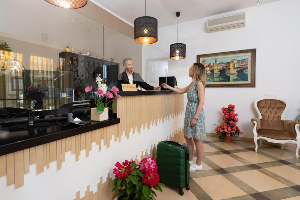 Hotel Bruna Martinsicuro Eksteriør bilde